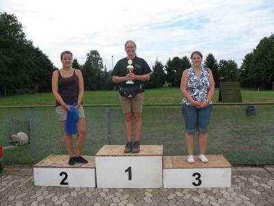 Siegerehrung der Frauen: Melanie Prill (Gebrauchshundsportverein), Carolin Hesse (TSV Katlenburg) und Denise Sauer