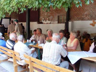 Die Tische waren voll besetzt.