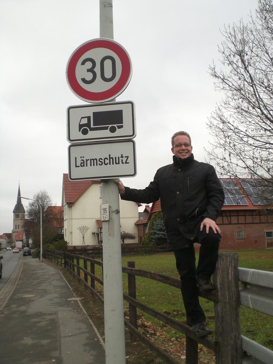 Geschwindigkeitsbegrenzung fr LKWs auf 30 km/h in der Ortsdurchfahrt