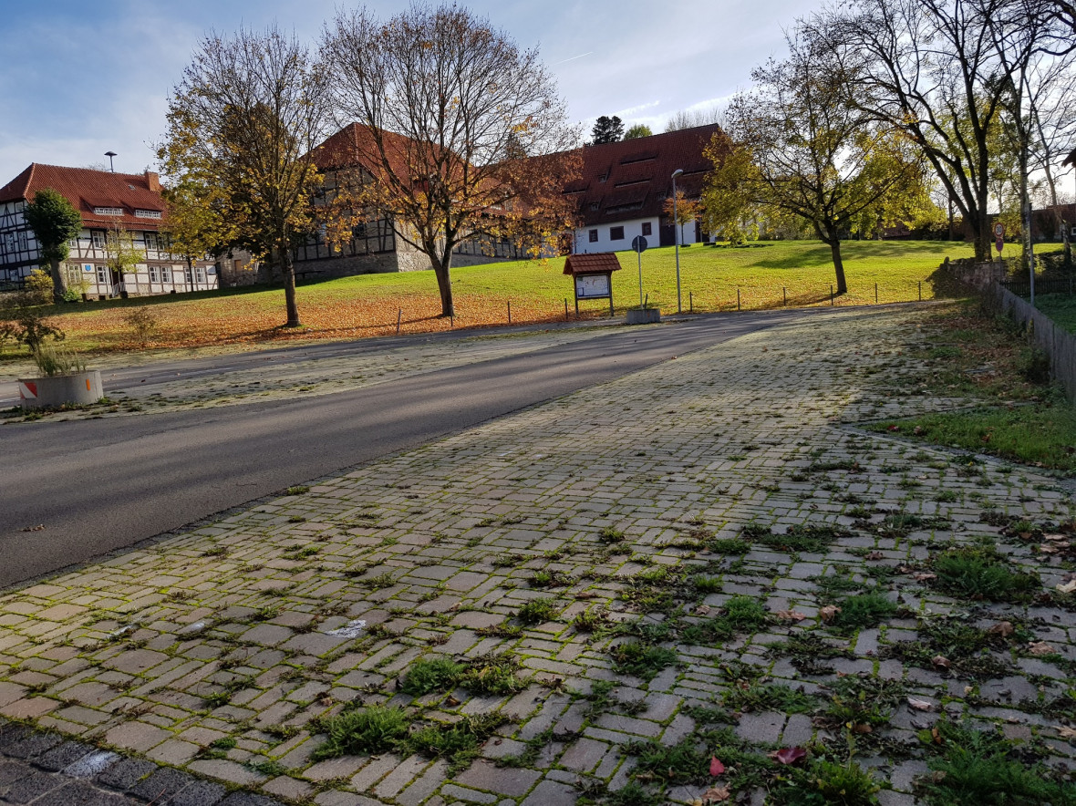 Burgbergkomplex als idealer Standort fr die Einrichtung von Wohnmobilstellpltzen